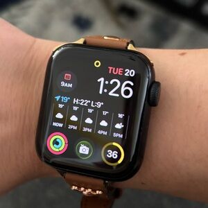 Apple Watch SE (2nd Gen 2023) GPS 40mm Midnight Aluminum in GUC *please read*